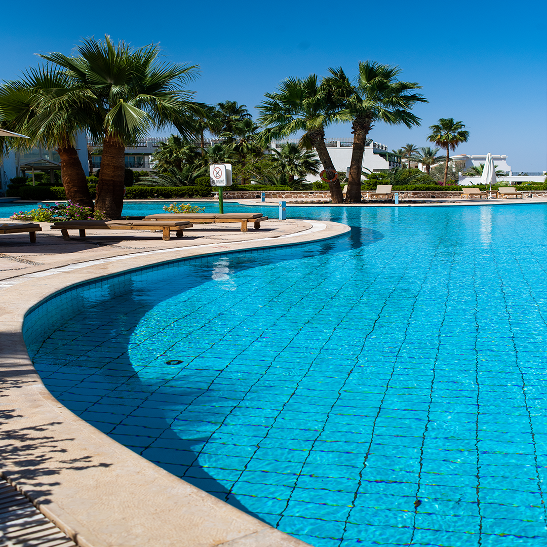 حمام سباحة